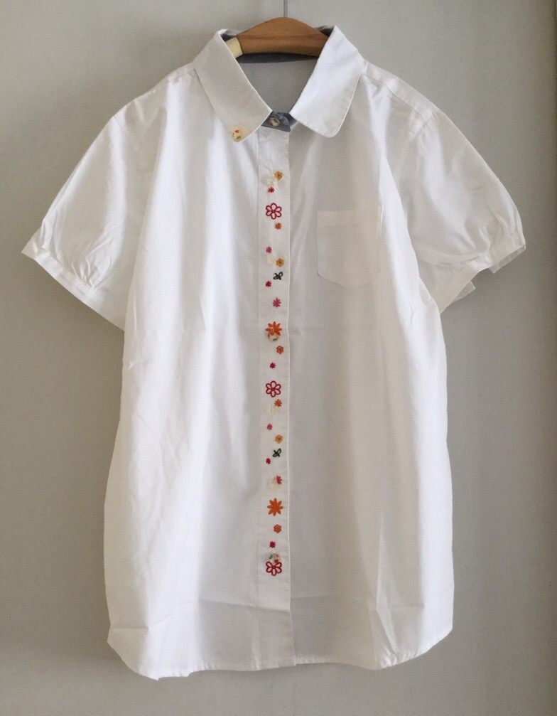 เสื้อเชิ้ตแขนสั้นปักลาย
