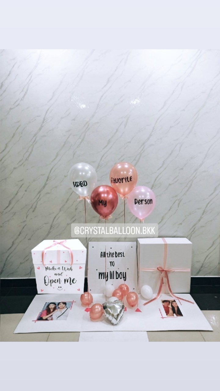 Happy Birthday Surprised Box พร้อมตกแต่งลูกโป่ง 4 ลูก,สามมารถใส่รูปได้ 2 รูป สามารถเปลี่ยนสีลูกโป่ง/เปลี่ยนฟอยล์ตกแต่ง/เปลี่ยนข้อความได้