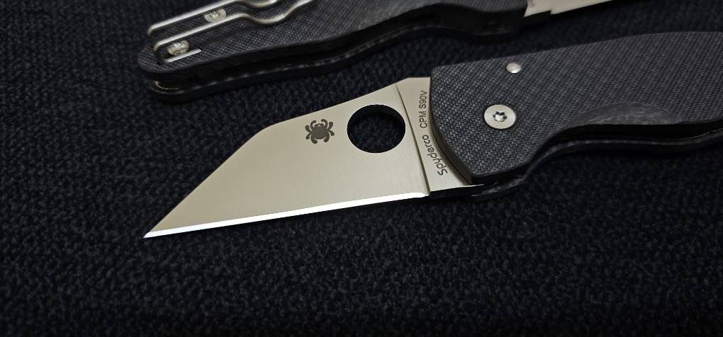Spyderco MicroJimbo Sprint Run Folding Knife 2.45" CPM-S90V Satin Plain Blade, Peel-Ply Carbon Fiber Handles