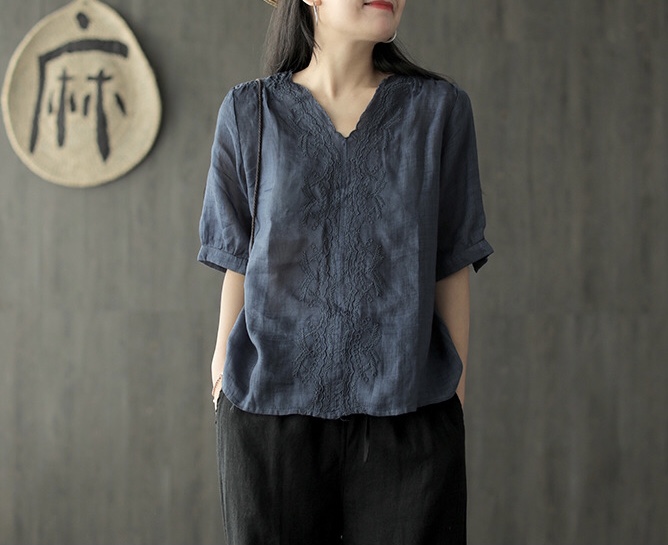 เสื้อผ้าลินินลายปัก