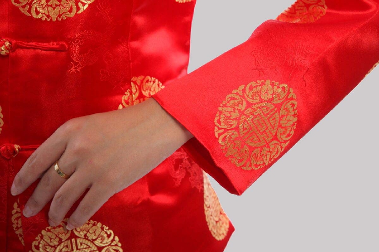 Pre-order เสื้อคอจีน ผู้หญิง ผ้าไหมจีน ทอลาย แขนยาว สีไวน์แดง