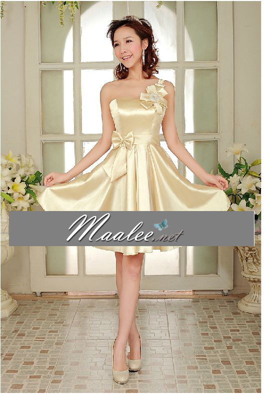 พร้อมเช่า ชุดราตรีสั้น ไหล่เดียว สีแดง แบบเรียบหรู กระโปรงทรงเอ