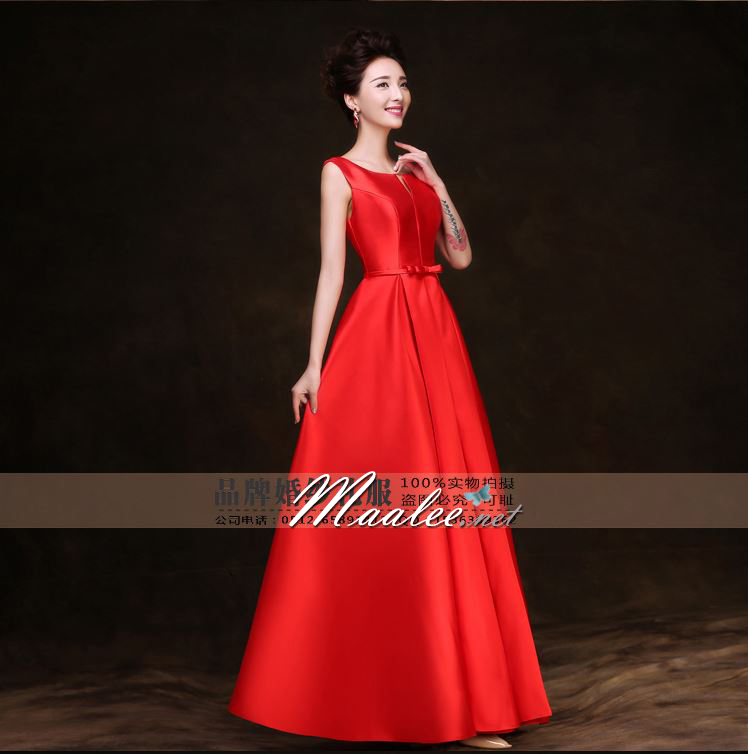 พร้อมเช่า ชุดราตรียาว แบบแขนกุด ผ้าซาตินเรียบหรู แต่งโบว์2ชั้น ช่วงเอว สีแดง (เชือกผูกหลัง)