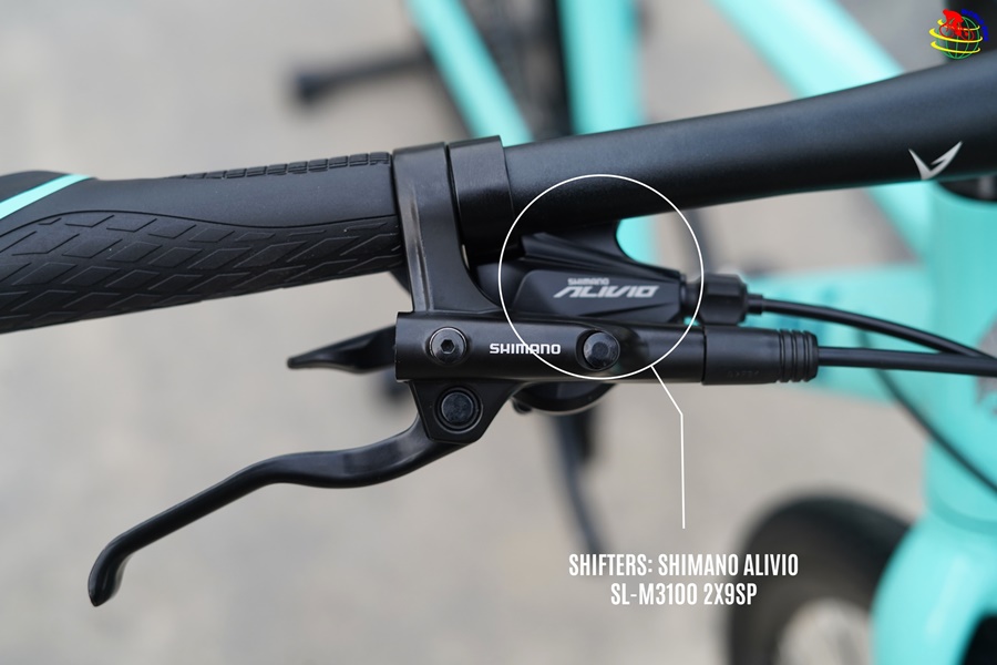 Hybrid bicycle BIANCHI C-SPORT 3 ALU DISC CAMALEONTE HYBRID Shimano Alivio 2X9 speed 700C