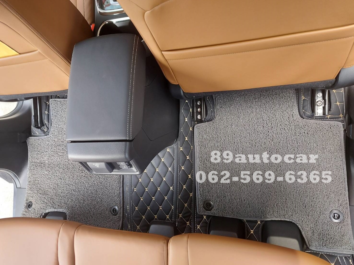 พรมรถยนต์ All New Isuzu Mu-X 2021 ปูพรม7D สีดำทอง + ไวนิลสีเทา เข้ารูป