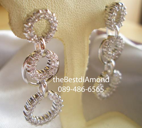 สินค้าหมดBE811RDต่างหู 3 circles เพชร cz รูปวงกลม 3 วงต่อกัน Intrend สุดๆๆ Modern เหมือนออกมาจาก catalogue เลย รหัสนี้ยาวพอควรใส่แล้วหน้าเรียวสวยค่ะ