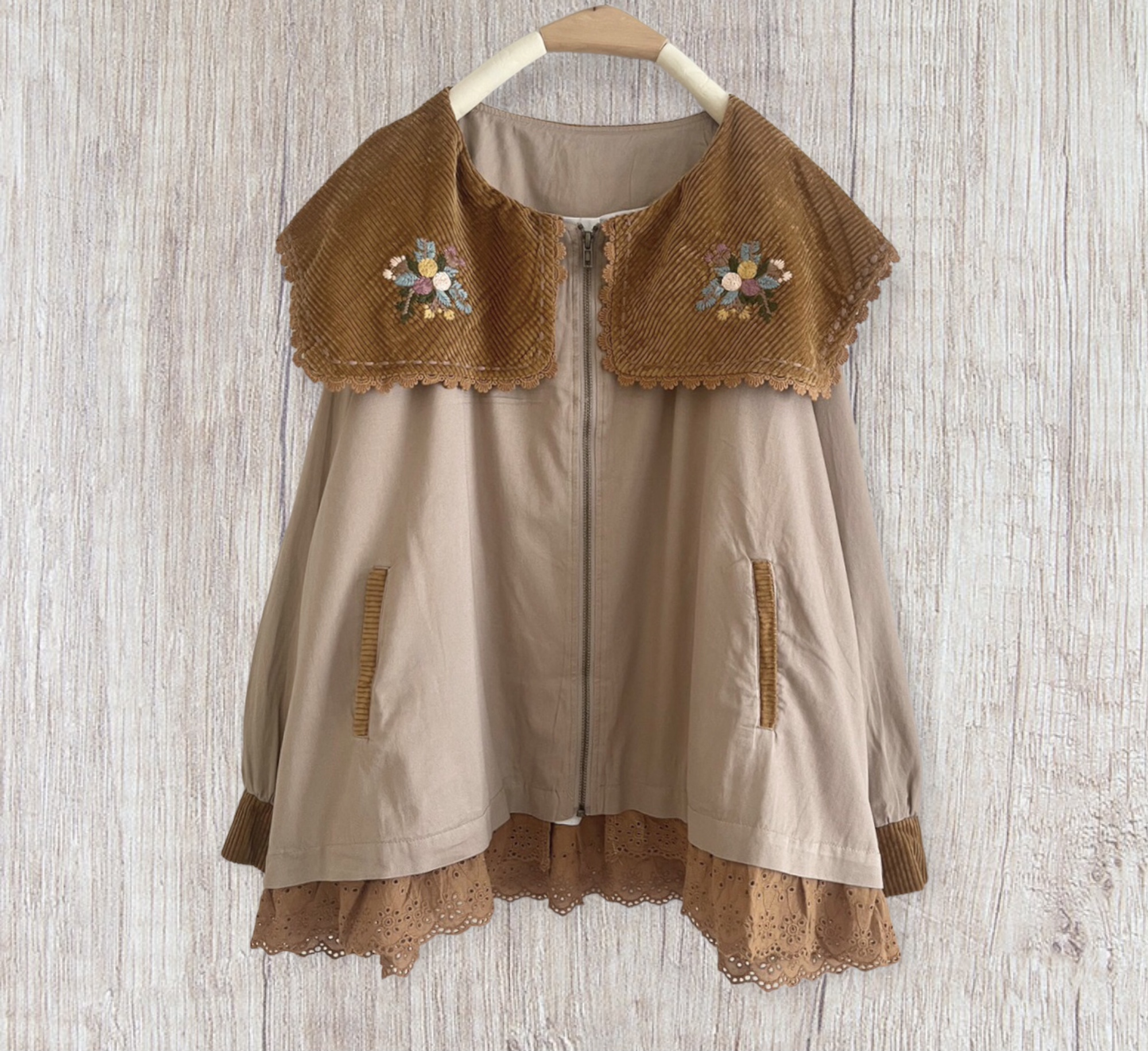 เสื้อ/เสื้อคลุมผ้าฝ้ายแต่งชายระบายผ้าลูกไม้