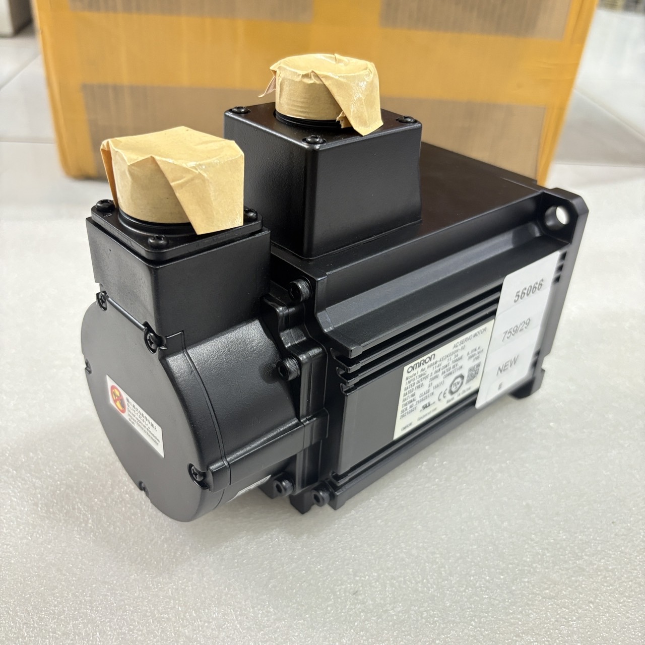 R88M-KE2K030H-S2 SERVO MOTOR " OMRON "