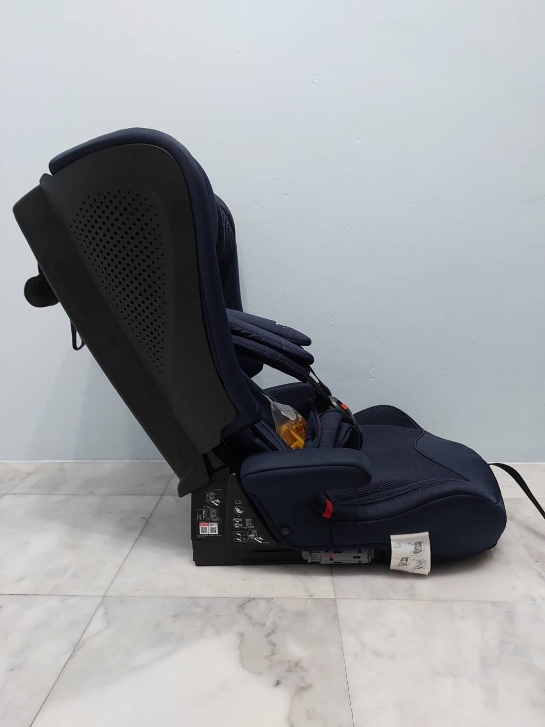 Ailebebe Papatto ติดตั้งด้วยระบบ Isofix สีน้ำเงิน