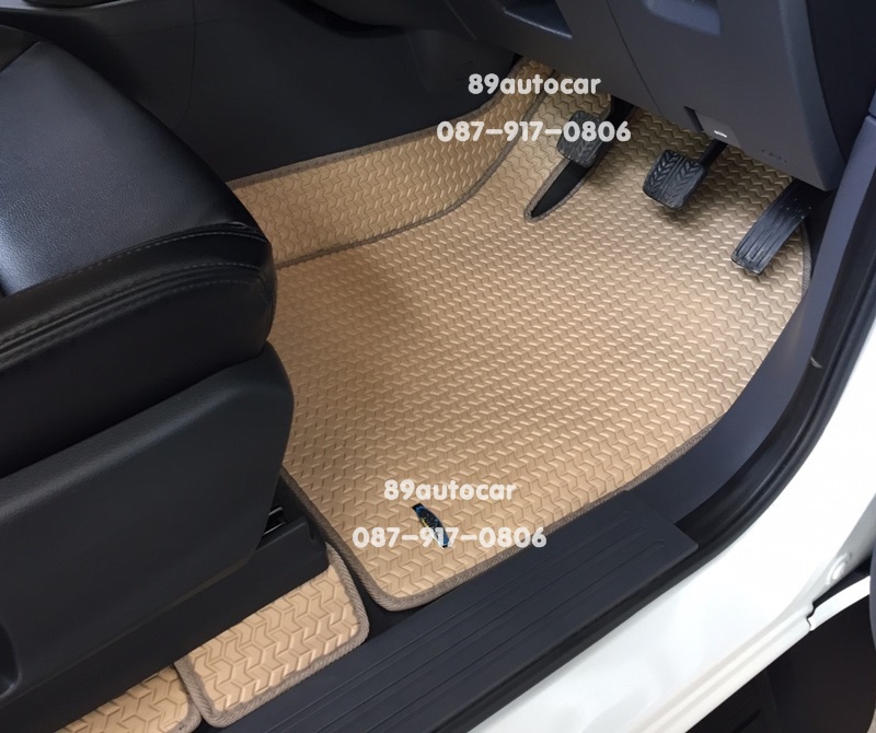 ผลิตและจำหน่ายพรมปูพื้นรถยนต์เข้ารูป Ford Ranger 4ประตู ลายธนูสีครีมขอบครีม