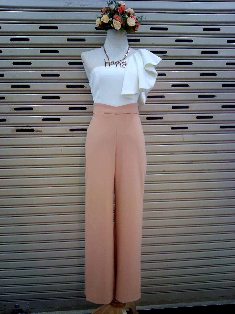 พร้อมส่ง ชุดออกงาน ไหล่เดียว แต่งระบาย สีดำ ใส่ได้ทั้งงานเช้า งานเย็น