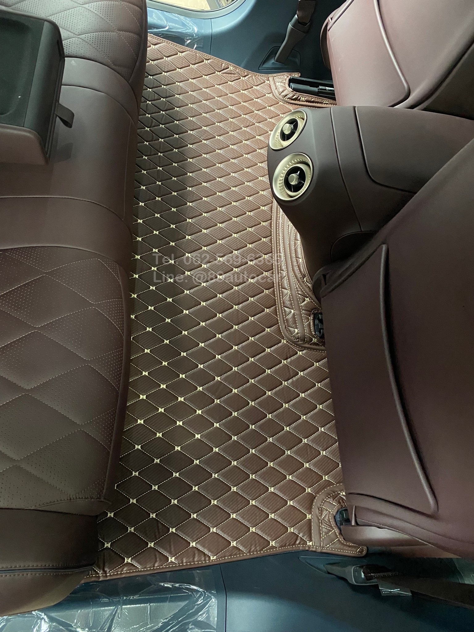 พรมรถยนต์ Avatr11 ปูพรม6D สีกาแฟด้ายทอง เต็มคัน