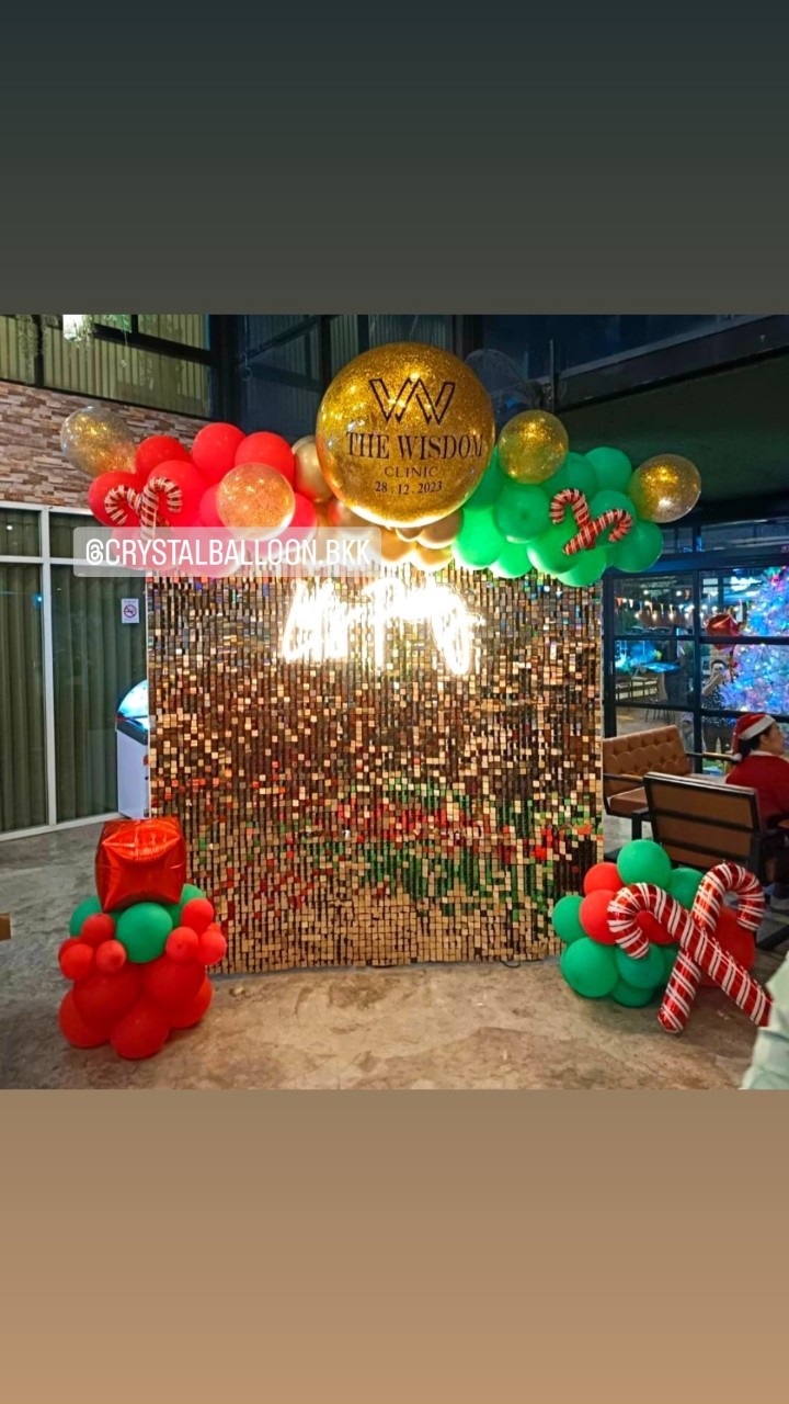 Organic Backdrop New Year ฉากวิบวับ สีทอง ขนาด 2x2 เมตร พร้อม Bubble ขนาด 24" 1 ลูก,ป้ายตัวอักษรไฟ 1 ชิ้น พร้อมตกแต่ง สามารเปลี่ยนสีลูกโป่ง/เปลี่ยนข้อความ/เปลี่ยนฟอยล์ตกแต่งได้