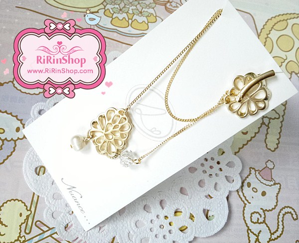 Nuance สร้อยข้อมือดอกเดซี่ แต่งมุกธรรมชาติ (Gold)
