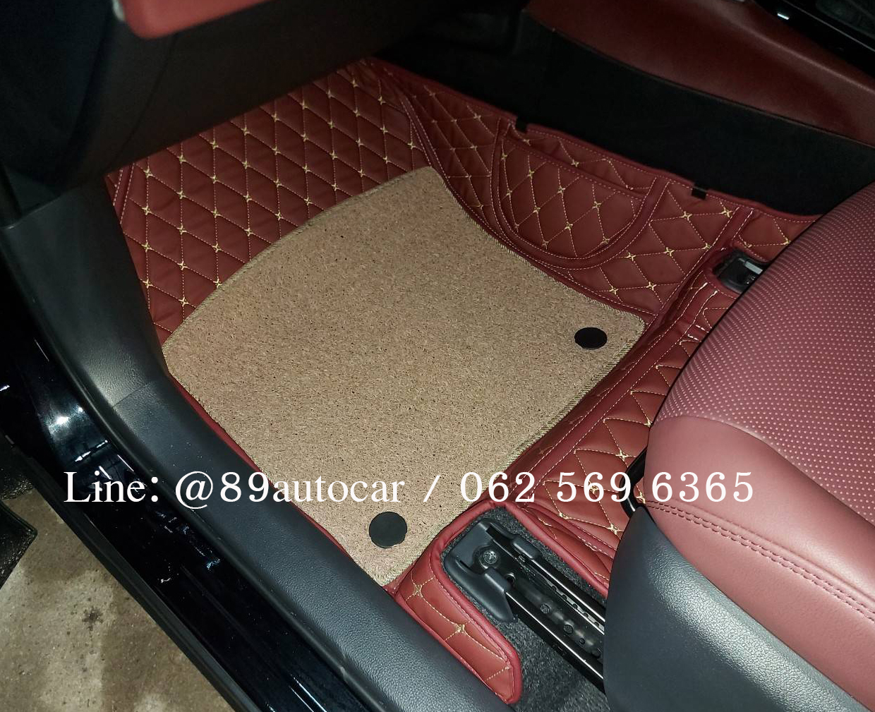 พรมปูพื้นรถยนต์ Toyota Collora Cross 2022 ปูพรม7D สี แดงเลือดหมู + ไวนิลดักฝุ่นสีครีม เข้ารูป