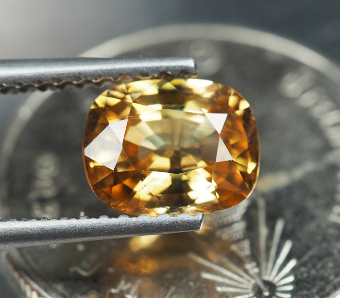 เพทายกัมพูชา 1.92 กะรัตทรงสวย