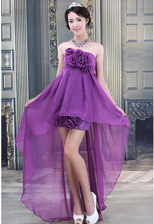 พร้อมเช่า ชุดราตรีสั้น เกาะอก หน้าสั้นหลังยาว สีม่วง แต่งดอกไม้เก๋ (ซิปหลัง)