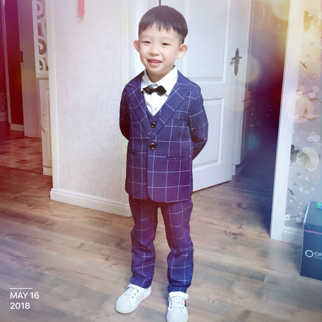 Pre-order ชุดสูทเด็กชาย สีน้ำเงินลายตาราง แบบเท่น่ารัก