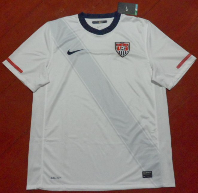 เสื้อฟุตบอล ทีมชาติสหรัฐอเมริกา ชุดเหย้า ชุดลุยศึกฟุตบอลโลก 2010 ใหม่ L-Size / USA Football Shirt Home Kit World Cup 2010 Jersey NEW L-Size
