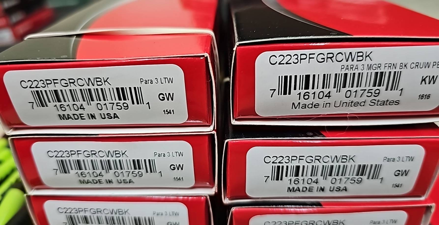 SPYDERCO PARA 3 LIGHTWEIGHT DEEP FOREST GREEN FRN 2.92″ FULL-FLAT DLC CPM CRUWEAR PLAIN EDGE