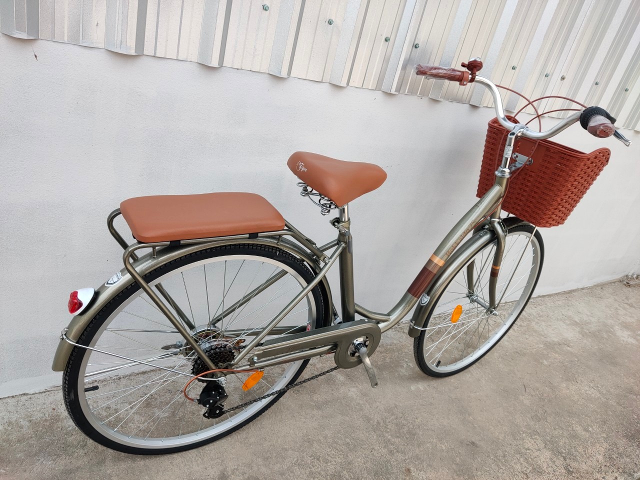 จักรยานแม่บ้าน Tiger hokkaido City bike รุ่น ฮอกไกโด ล้อ 26 นิ้ว พร้อมตะกร้าวินเทจ 7speed