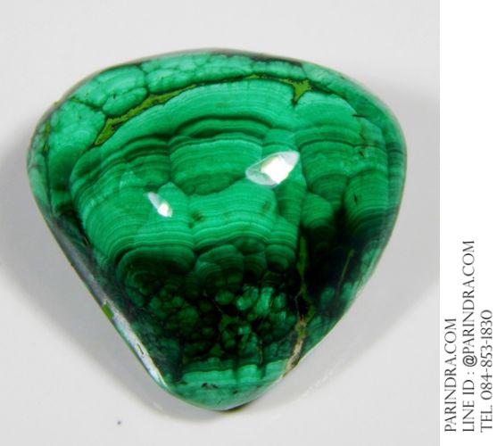 หินแร่มาลาไคท์ Malachite ขัดมันทรงกลมรี รูปสามเหลี่ยม ลวดลายสวยงาม ขนาด 120 กะรัต #MLC 017