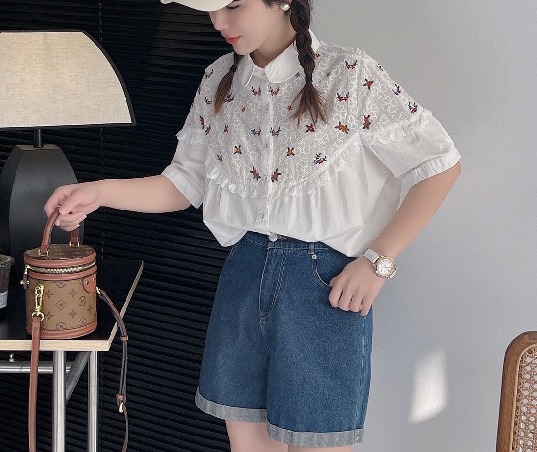 เสื้อผ้าฝ้ายแต่งผ้าลูกไม้ลายปักแต่งระบาย