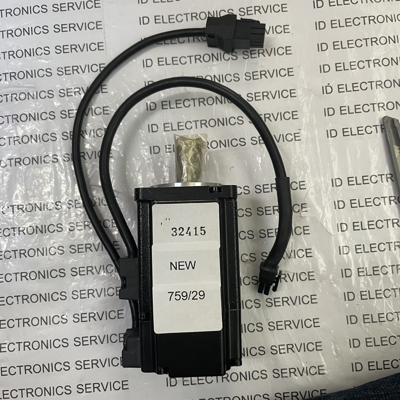 BCH0601O12A1C SERVO MOTOR " SCHNEIDER "