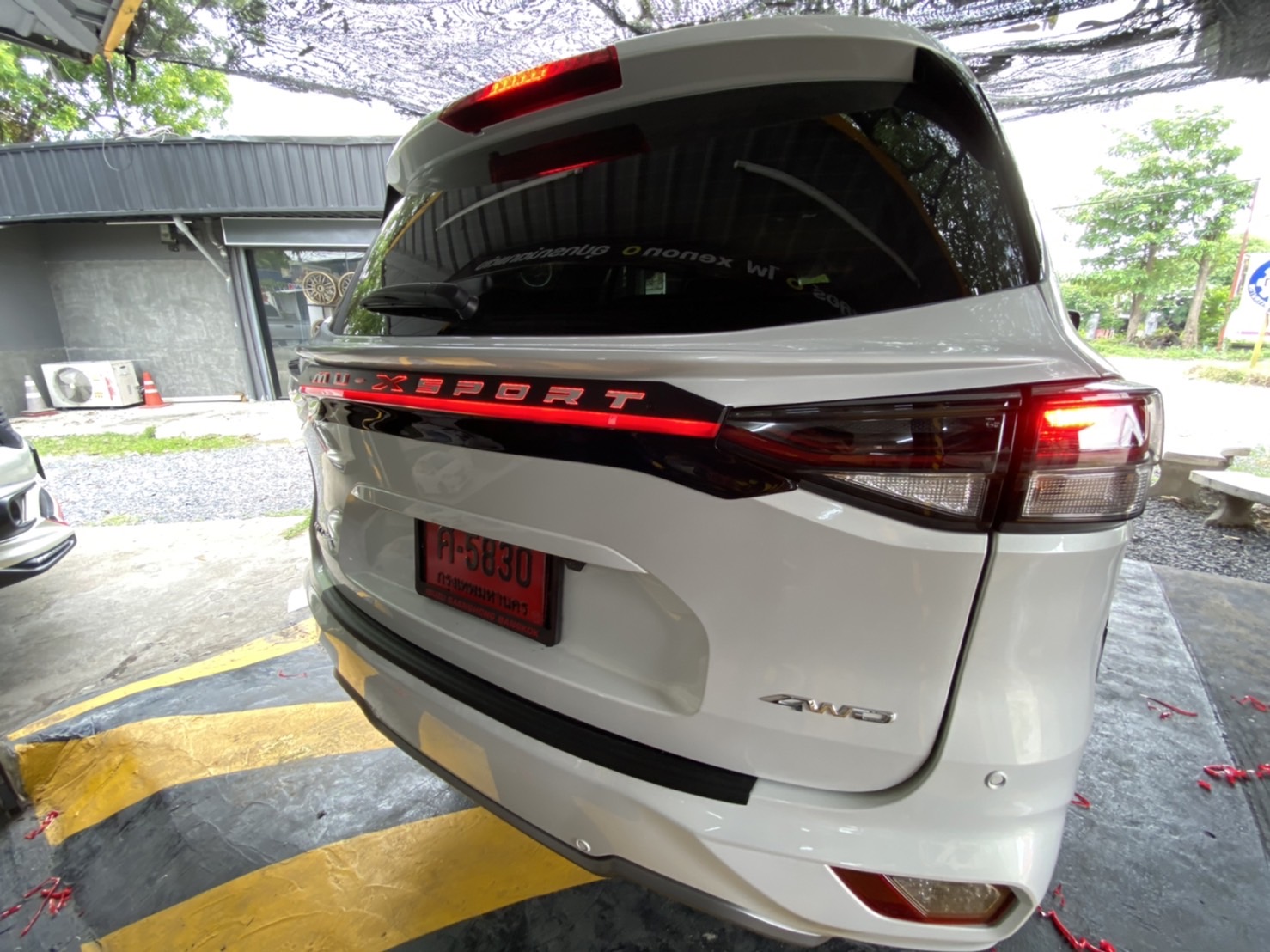 คาดเอวมีไฟ MU-X SPORT : MU-X 2021-2023