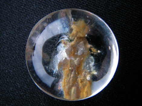 QU0015 QUARTZ แก้วกลมน้ำใส แก้วเข้าแก้วลอยกลางแก้ว กาบเงินกาบทอง ทรายเงินทรายทอง ดูเหมือนสามกษัตริย์ ขนาด 22.69x22.85x13.00 mm. นน.45.06 ct.