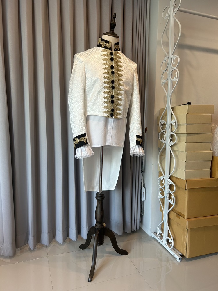 พร้อมเช่า เสื้อสูทเจ้าชาย สูทอังกฤษ ขุนนางอังกฤษ