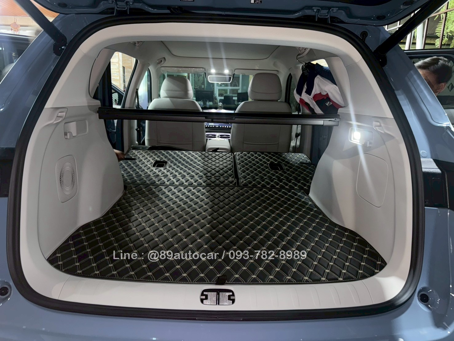 พรมรถยนต์ Leapmotor B10 ปูพรมVVIP สีดำด้ายทอง เต็มคัน 6 ชิ้น