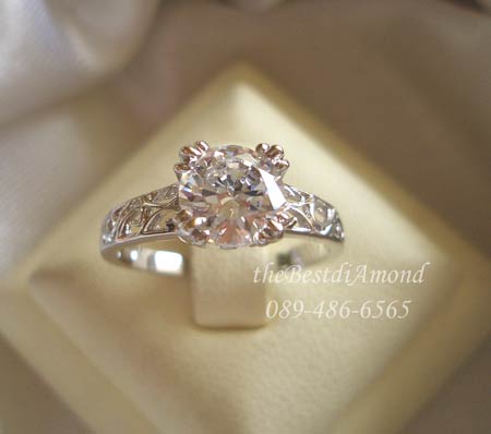 BR 918 RD+++แหวนเพชรเม็ดเดี่ยว ขนาดประมาณ 1 กะรัตกว่าๆ (7 มม) เรียบหรู งามมากๆๆๆ มีลายฉลุที่ตัวเรือน *ชุปทองแท้ 24 K