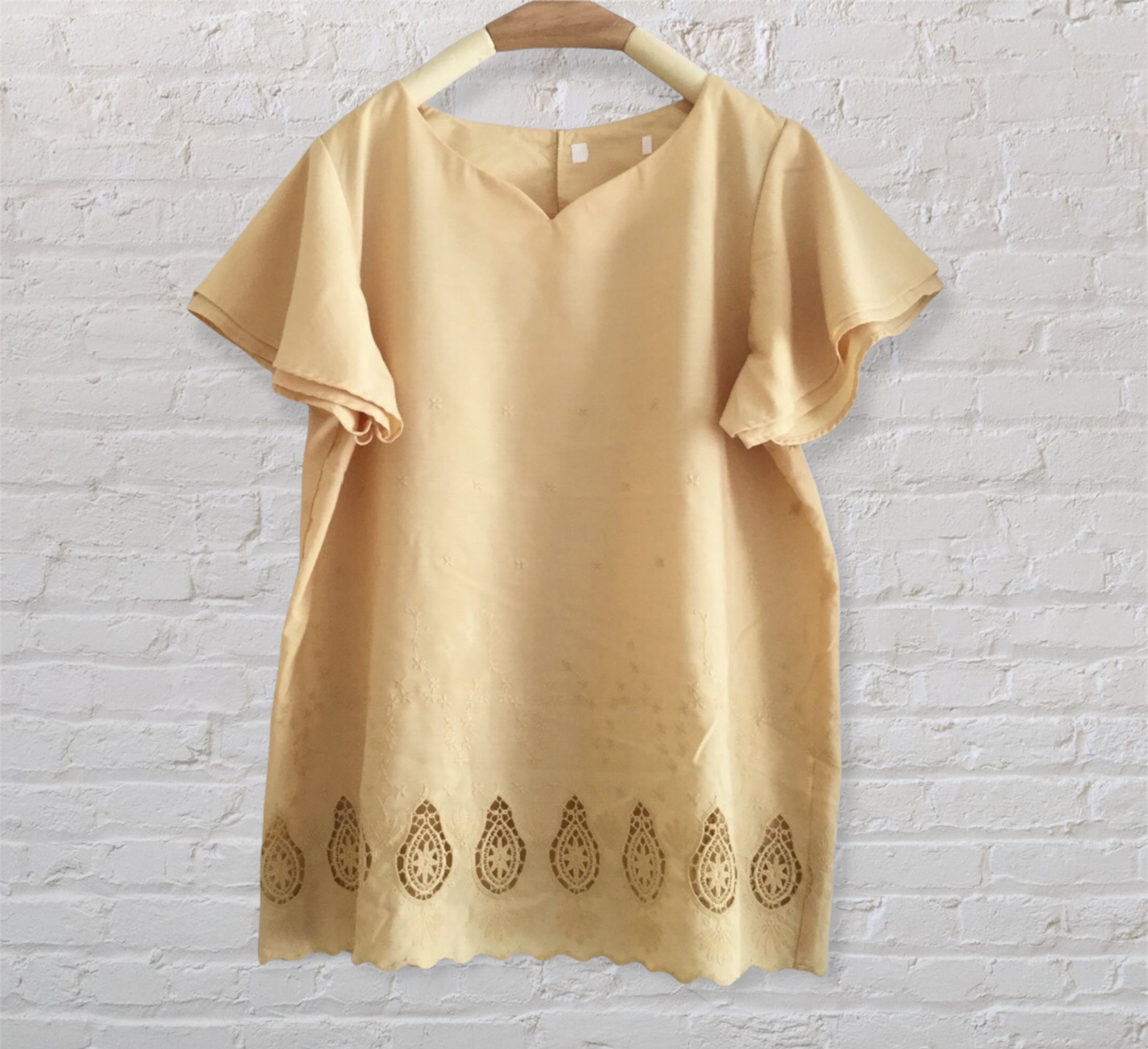 เสื้อผ้าฝ้ายปักฉลุลายแขนระบาย
