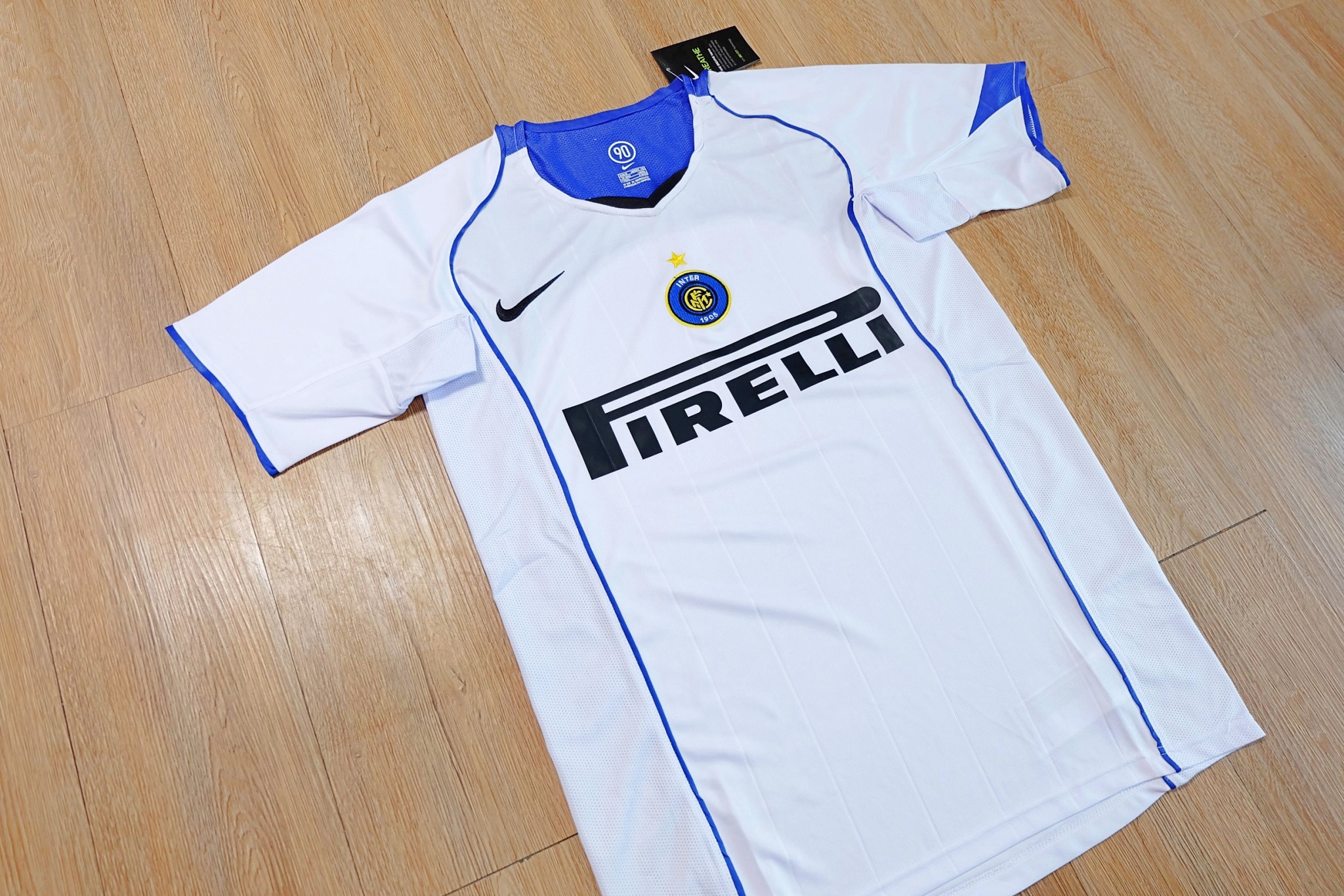 Inter Milan 2004/05 Away Vintage Jersey เสื้อฟุตบอลอินเตอร์มิลาน