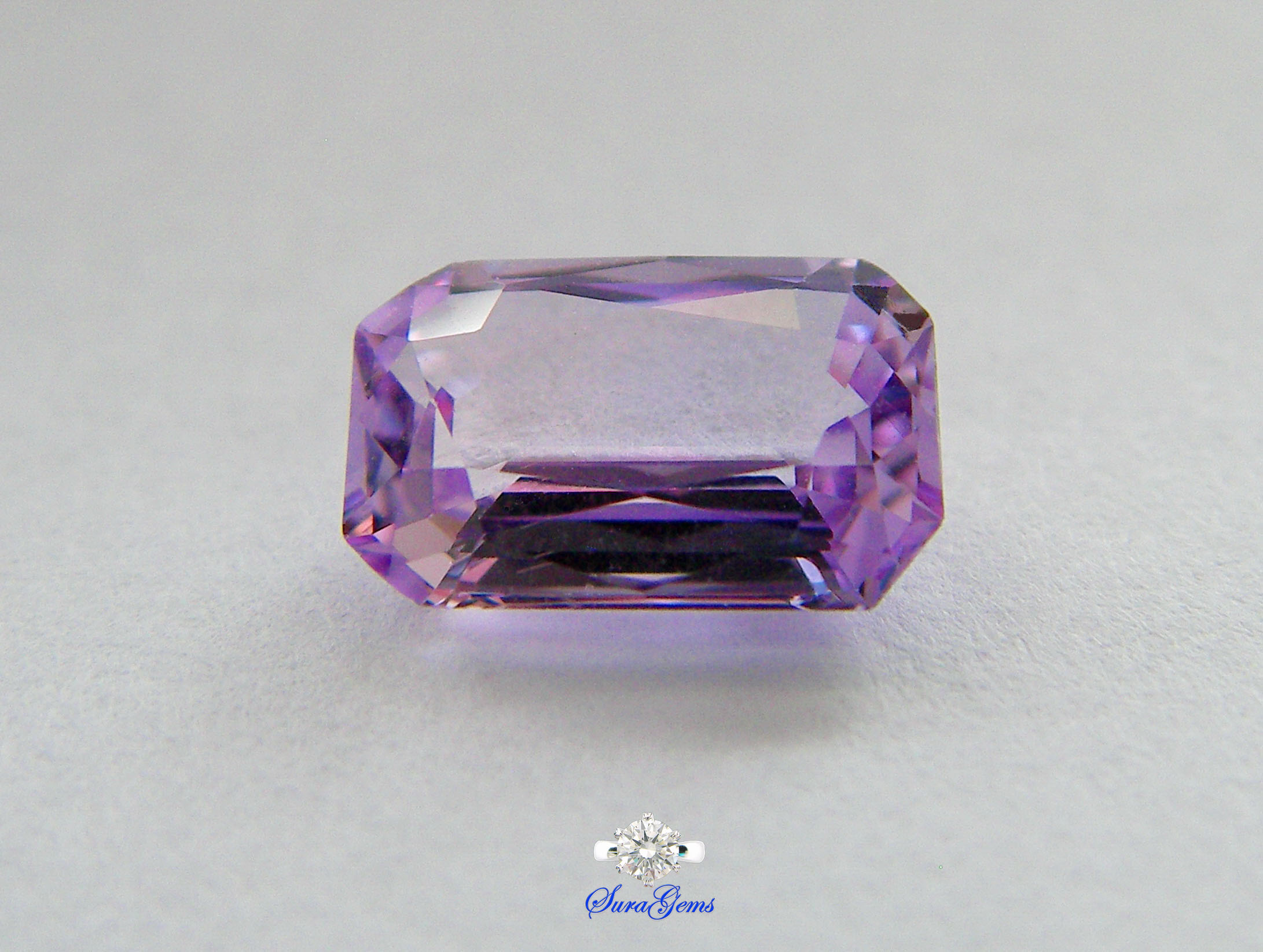 แซฟไฟร์ม่วง Purple Sapphire 紫色蓝宝石 Weight 1.34 Ct. Clarity VVS-IF .
