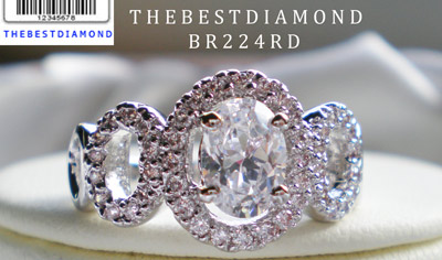 BR224RD+++แหวนเพชรล้อมรูปไข่ สวยมั่กๆๆ ++แบบทันสมัย ดูดี intrend มากๆๆ แบบออกมาจากร้านจิวเวลลี่เลย เพชรสวยวิ๊งๆ ดูไฮโซ สวยสุดๆ รับประกันความเหมือนจริง