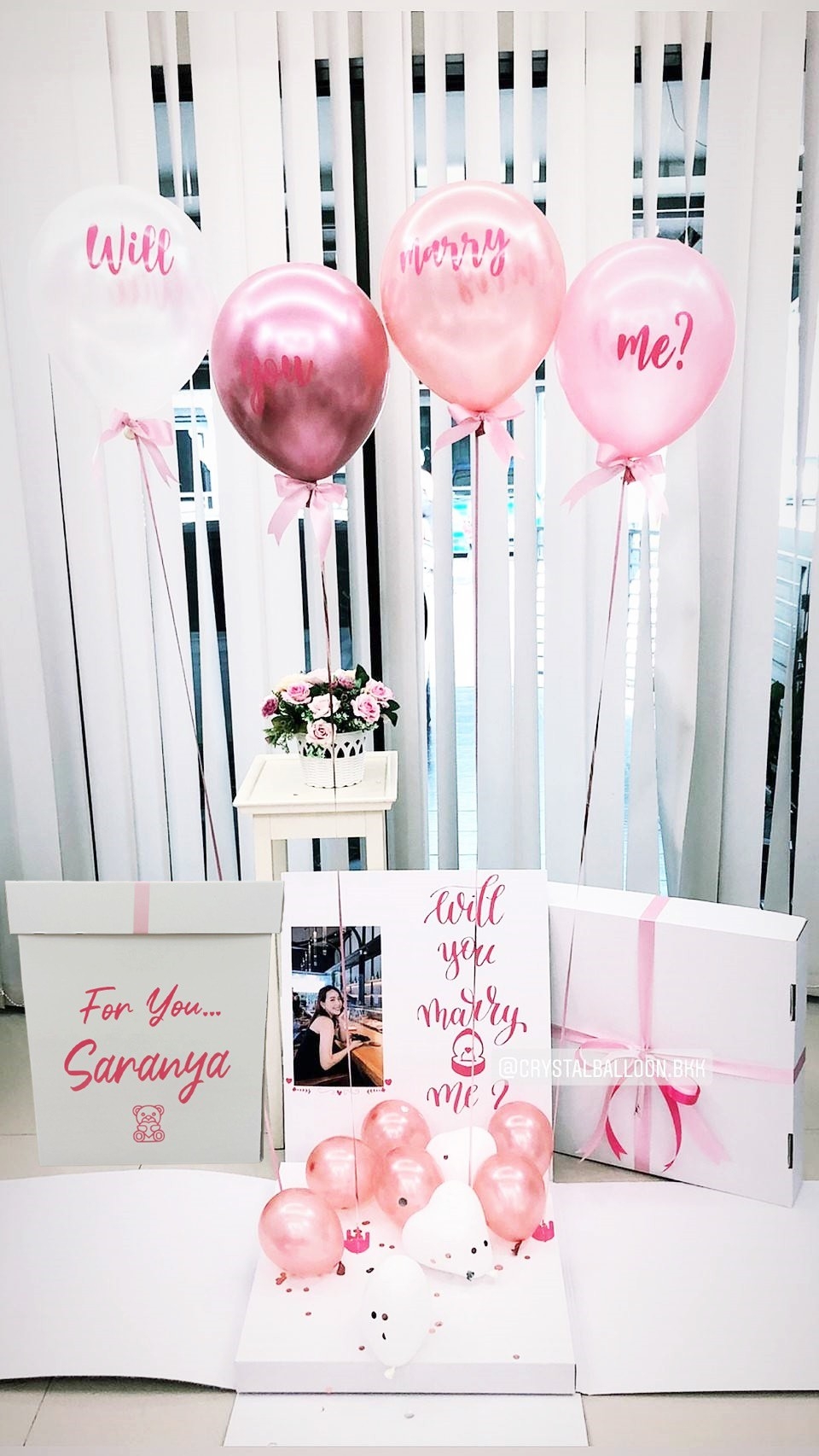 Surprise Box กล่องเซอร์ไพรส์ Will You Marry Me? โทนสี ชมพู พร้อมตกแต่ง ช่อลูกโป่ง 1 ช่อ,สามารถใส่รูปได้ 2 ใบ สามารถเปลี่ยนสีลูกโป่ง/ข้อความได้