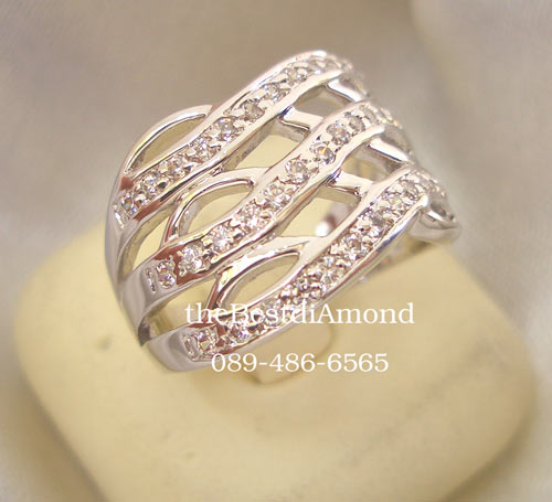 BR617RD+++แหวนแถวPerfect 3 แถวแบบคลื่น+++สุดสวย Modern ดูดีมากๆๆ เพชรก็วิบๆ แบบจากร้านจิว เลยค่ะ ดูหรู มีรสนิยมมากๆๆ แต่ไม่เวอร์เกินไป ใส่ได้ทุกโอกาส