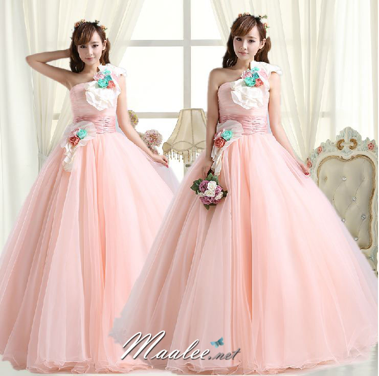 พร้อมเช่า ชุดแฟนซี ชุดราตรียาว ไหล่เฉียง สีชมพูอมส้ม Pastel สวยหวาน กระโปรงผ้าแก้วน่ารักมาก