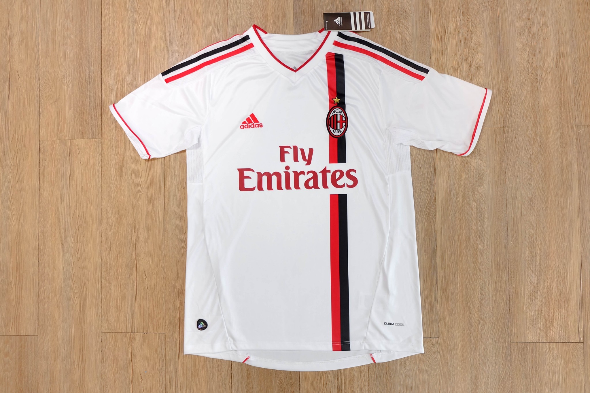 AC Milan 2011/12 Away Vintage Jersey เสื้อฟุตบอลเอซีมิลาน เยือน