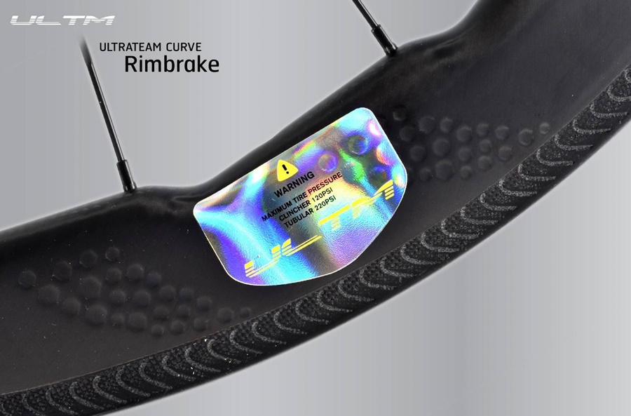 SUPERTEAM CURVE PRO 2 carbon wheels, ultra-smooth ULTRATEAM CERAMIC hubs, fat rims 50/50, width 25 mm. Rimbrake