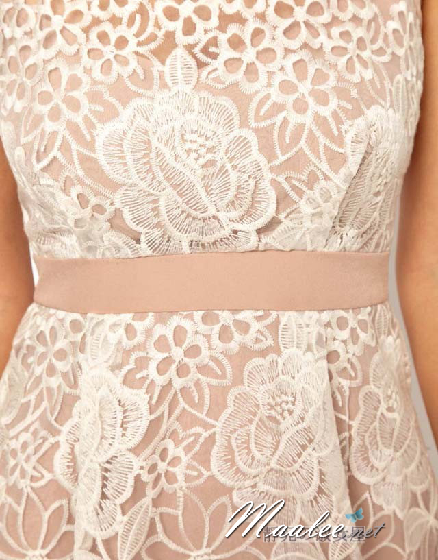 พร้อมส่ง ชุดเดรส/ชุดราตรีสั้น แขนกุด สีนู๊ด ผ้าแก้วปักลายดอกกุหลาบ ช่วงด้านหน้าและด้านหลังเป็นแบบซีทรู (เหลือเฉพาะไซส์ L)