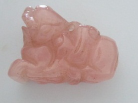 หินหยกแกะตัวปี่เซียสีชมพูตัวที่.1.