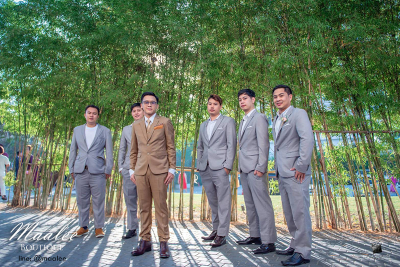 พร้อมเช่า ชุดสูทชาย สีเทาอ่อน เข้ารูป พร้อมเสื้อกั๊ก