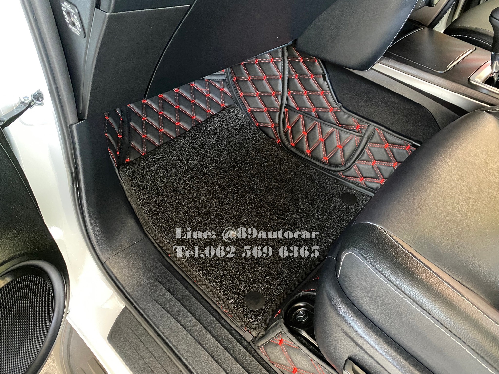 Toyota Fortuner (โตโยต้า ฟอจูนเนอร์) 2015-2023 ปูพรมVVIP สีดำด้ายแดง เสริมพรมดักฝุ่นสีดำขอบดำ