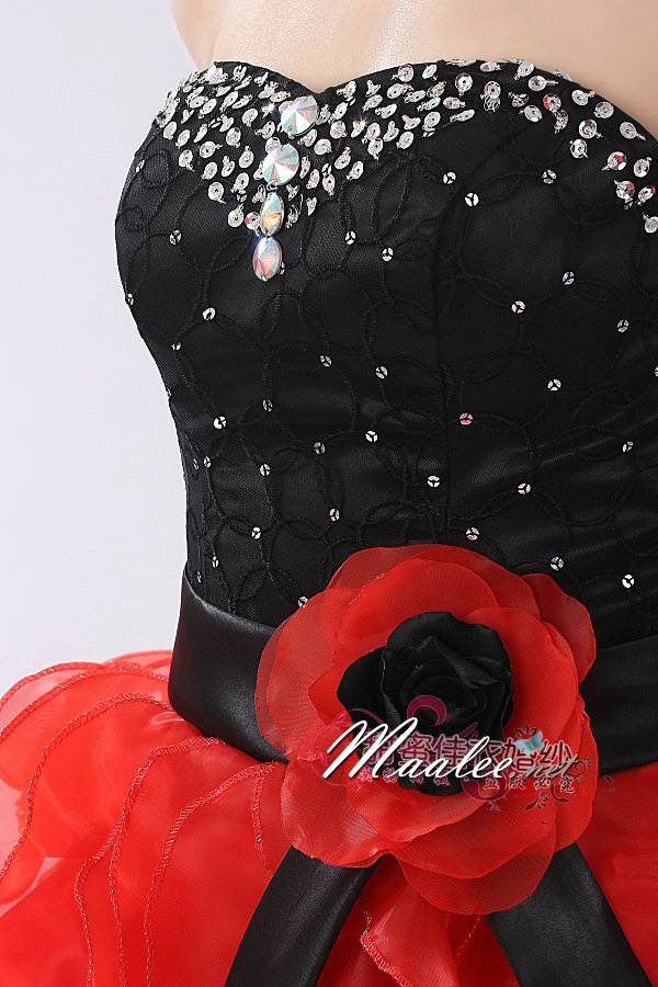 พร้อมเช่า ชุดแฟนซี เช่า 500 ชุดราตรีสั้น เกาะอกแต่งคริสตัล สีดำ กระโปรงระบายสวยสีแดง