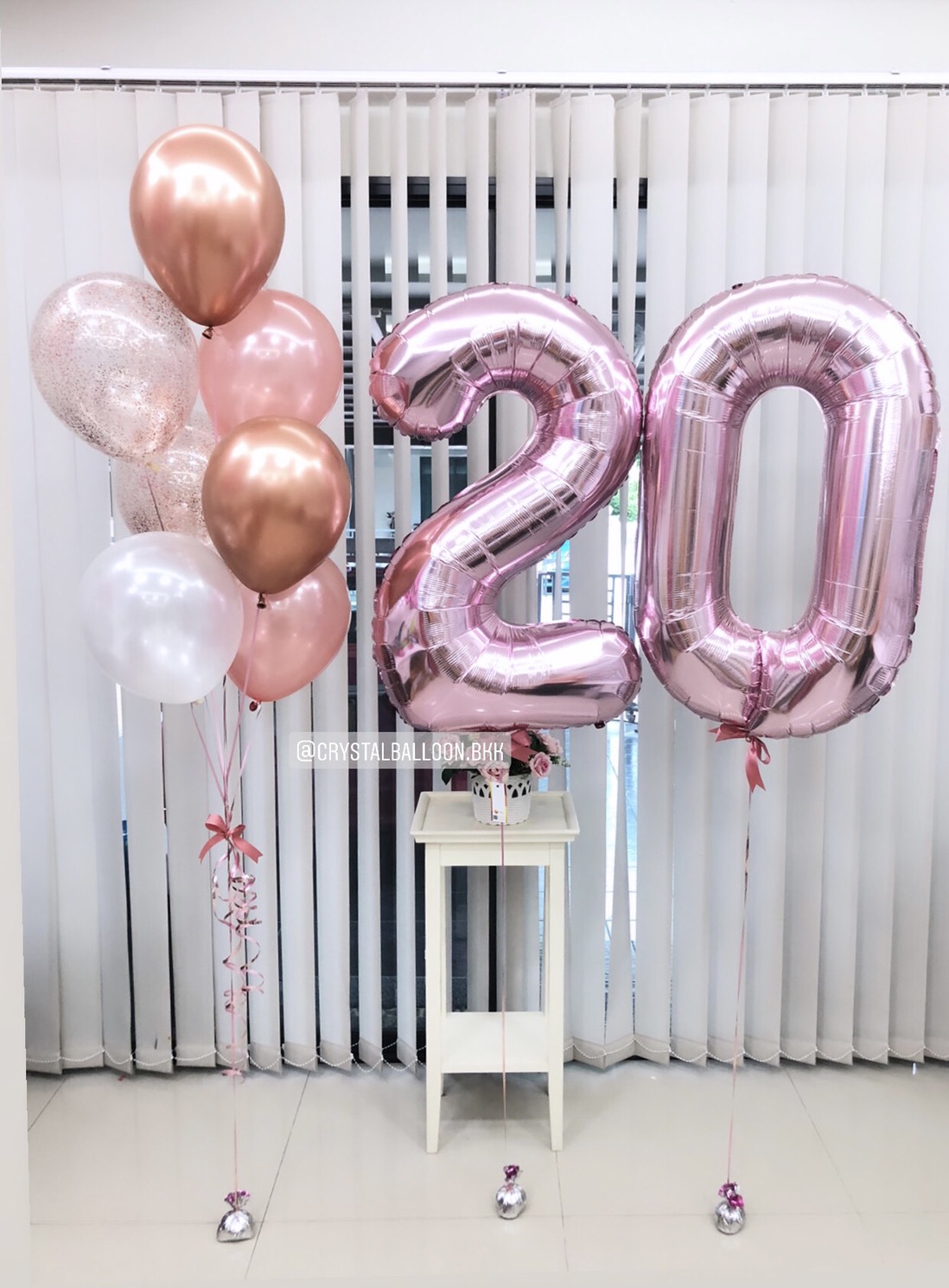 ลูกโป่ง วันเกิด ช่อลูกโป่ง ช่อ 7 ลูก 1 ช่อ,ลูกโป่งใส ใส่กลิตเตอร์,ฟอยล์ตัวเลข ขนาด 40" 2 ตัว พร้อมตกเเต่ง สามารถเปลี่ยนสีลูกโป่ง/เปลี่ยนสี-ฟอยล์ตัวเลขได้