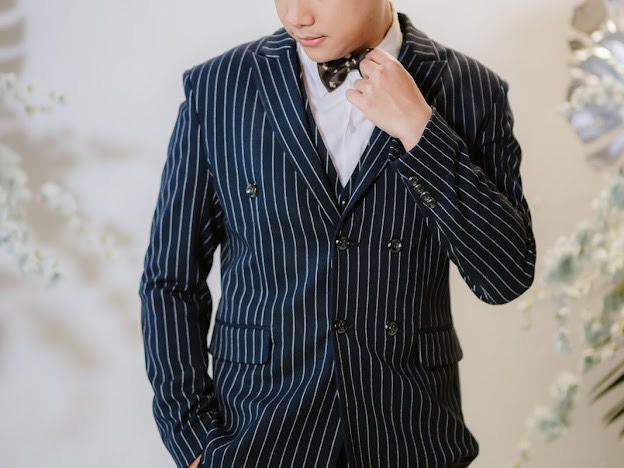 พร้อมเช่า ชุดสูทชาย สีกรมท่าลายทางเล็ก ** พร้อมเช่าไซส์ L , XL **