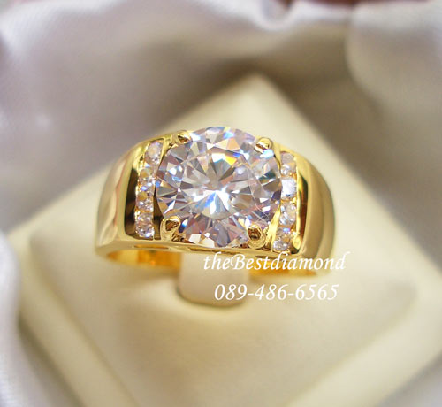 BR812++แหวนชาย วงนี้หรูหรามาก โชว์เพชรสุดๆ 2.5 กะรัต เริ่ดมาก ใครชอบเพชรใหญ่ๆ ต้องไม่พลาดวงนี้แน่นอน ใส่แล้วเสี่ยสุดๆ